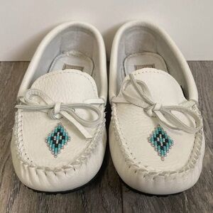 Manitobah Mukluks Moccasins Size 5